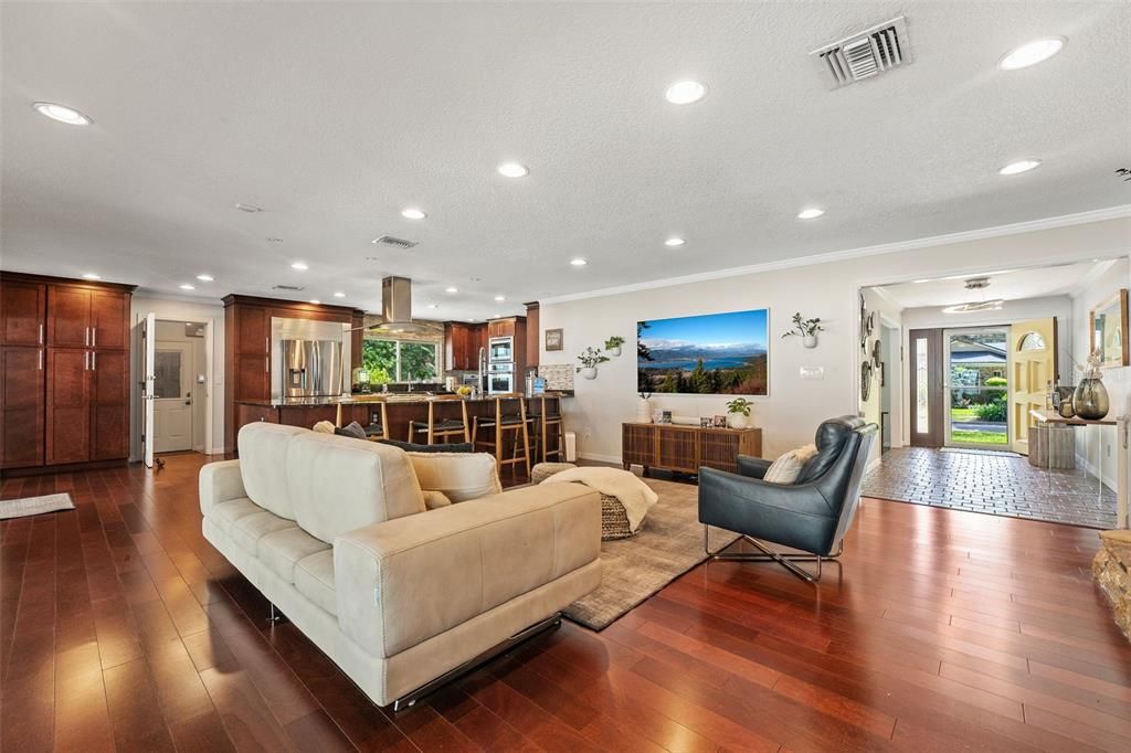 Active With Contract: $1,000,000 (4 beds, 4 baths, 2977 Square Feet)