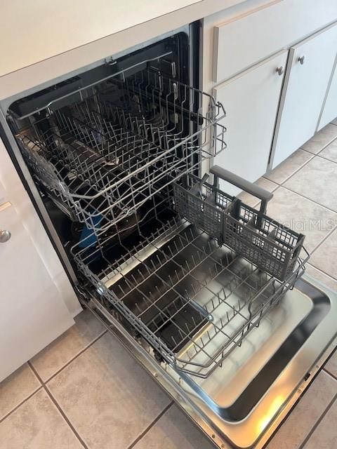 dishwasher only 1 year