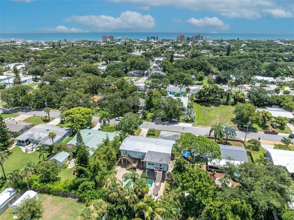 Active With Contract: $695,000 (3 beds, 2 baths, 1689 Square Feet)