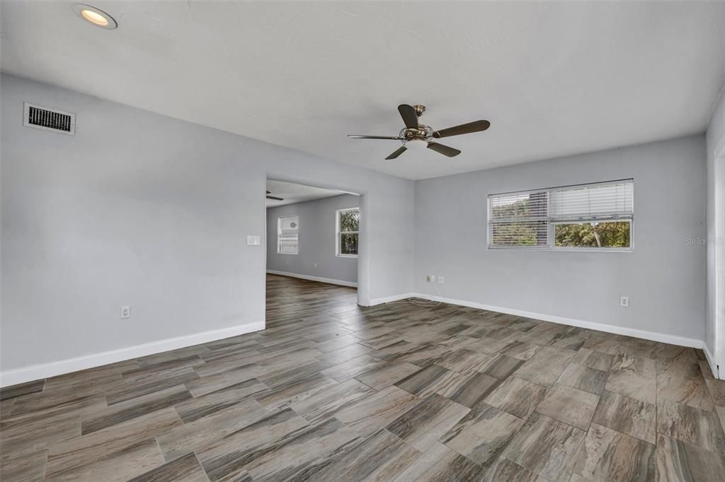 Active With Contract: $695,000 (3 beds, 2 baths, 1689 Square Feet)