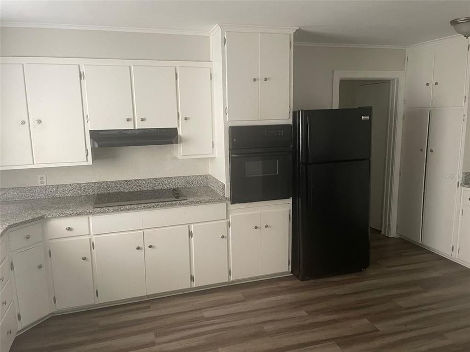 For Rent: $2,195 (4 beds, 2 baths, 2045 Square Feet)