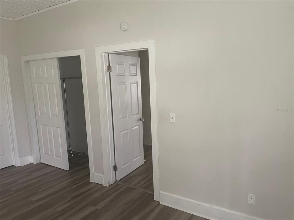 For Rent: $2,195 (4 beds, 2 baths, 2045 Square Feet)