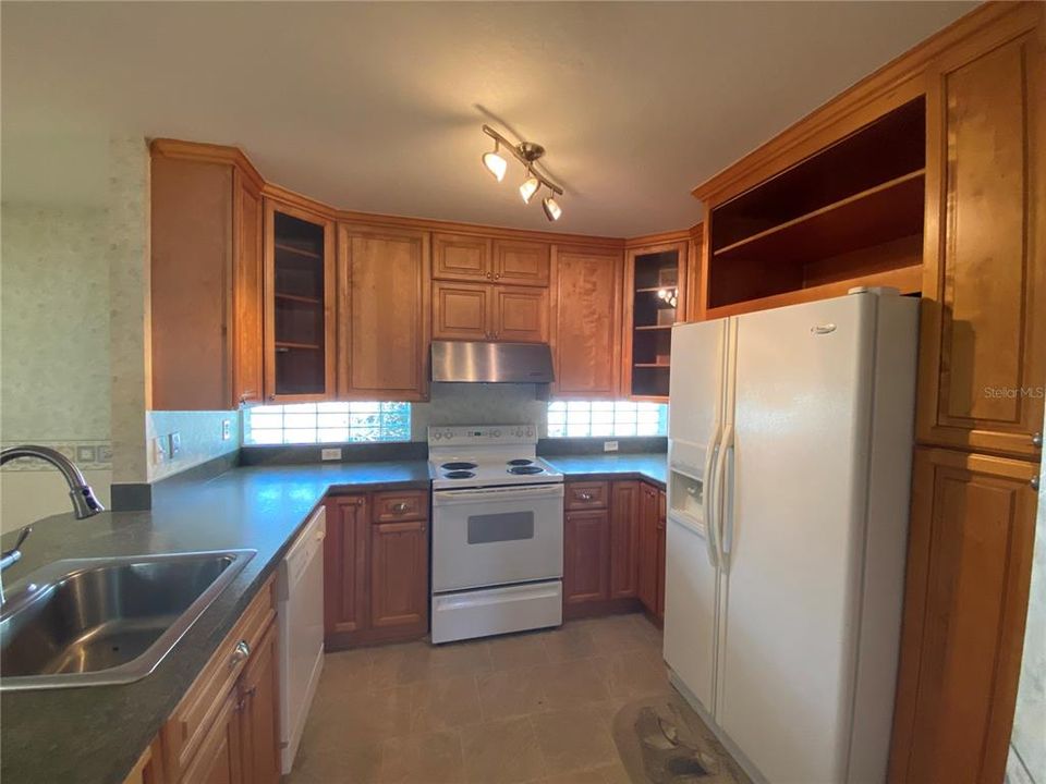 For Rent: $1,750 (2 beds, 2 baths, 1079 Square Feet)