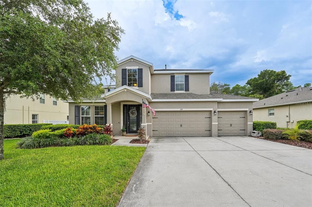 Active With Contract: $615,000 (4 beds, 3 baths, 2986 Square Feet)