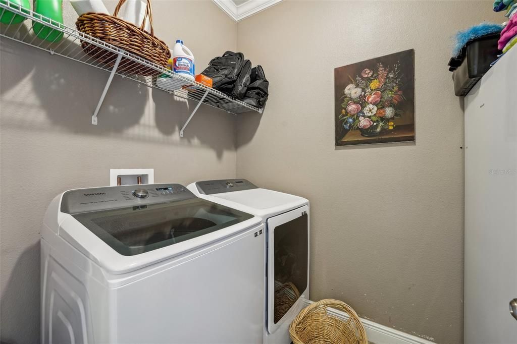 DOWNSTAIRS LAUNDRY ROOM