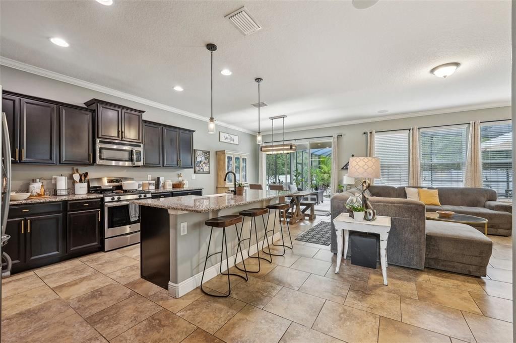 Active With Contract: $615,000 (4 beds, 3 baths, 2986 Square Feet)