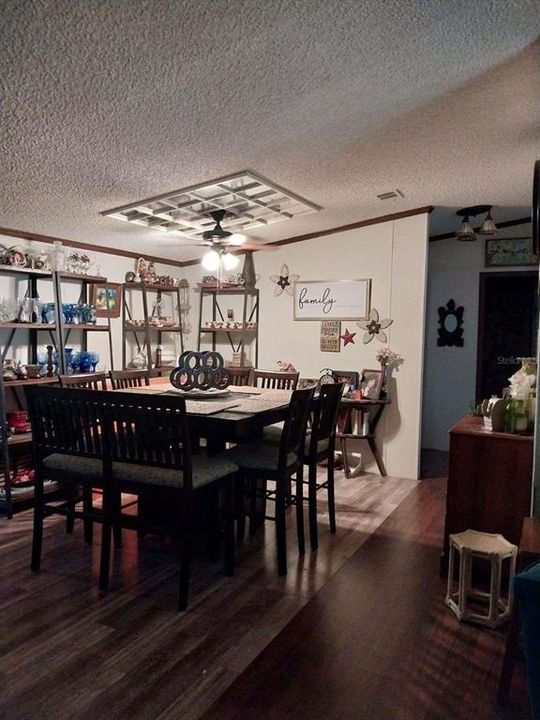 En Venta: $194,900 (3 camas, 2 baños, 1780 Pies cuadrados)