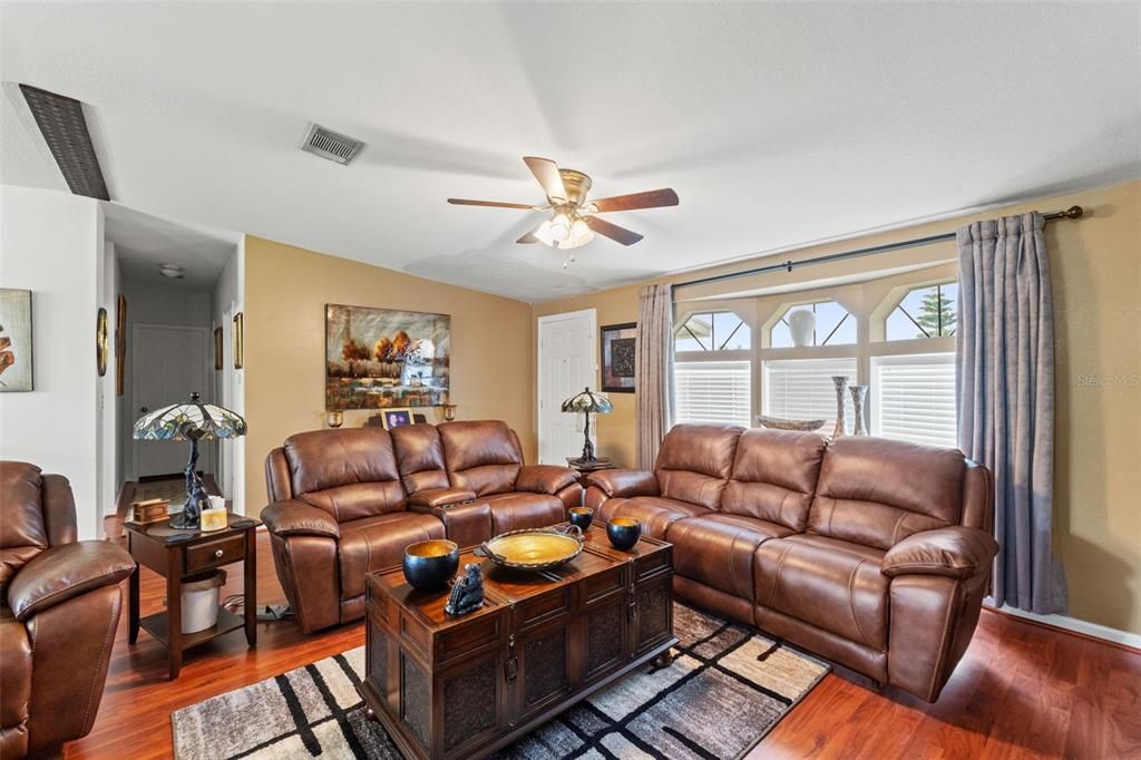 Active With Contract: $295,000 (4 beds, 3 baths, 2356 Square Feet)