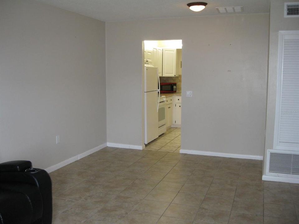 For Sale: $147,500 (2 beds, 1 baths, 710 Square Feet)