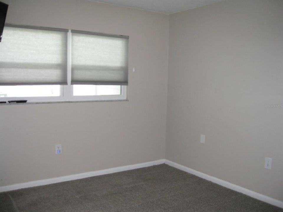 For Sale: $147,500 (2 beds, 1 baths, 710 Square Feet)