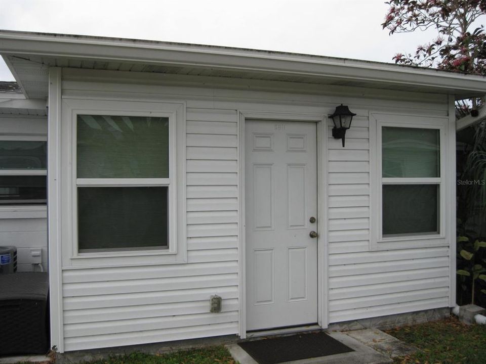 For Sale: $147,500 (2 beds, 1 baths, 710 Square Feet)