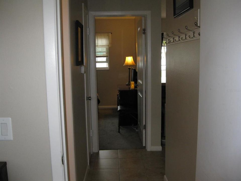 For Sale: $147,500 (2 beds, 1 baths, 710 Square Feet)