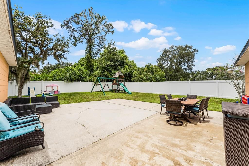 Active With Contract: $340,000 (4 beds, 2 baths, 1680 Square Feet)