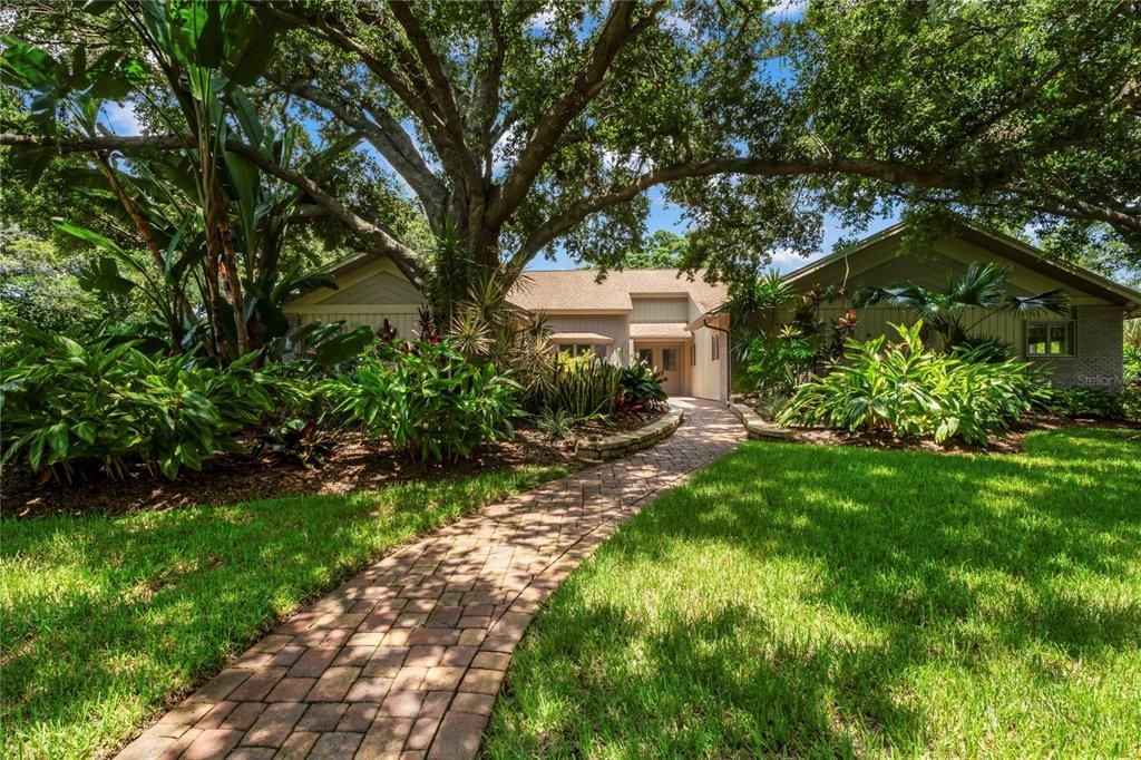 For Sale: $1,050,000 (3 beds, 3 baths, 3387 Square Feet)