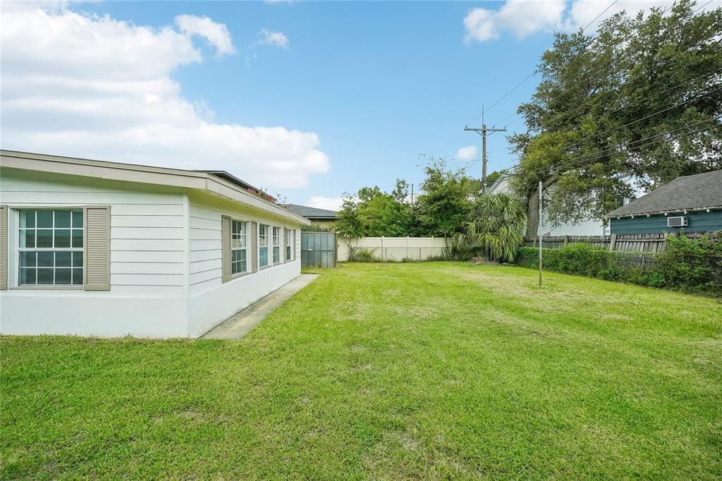 For Sale: $560,000 (4 beds, 2 baths, 2712 Square Feet)