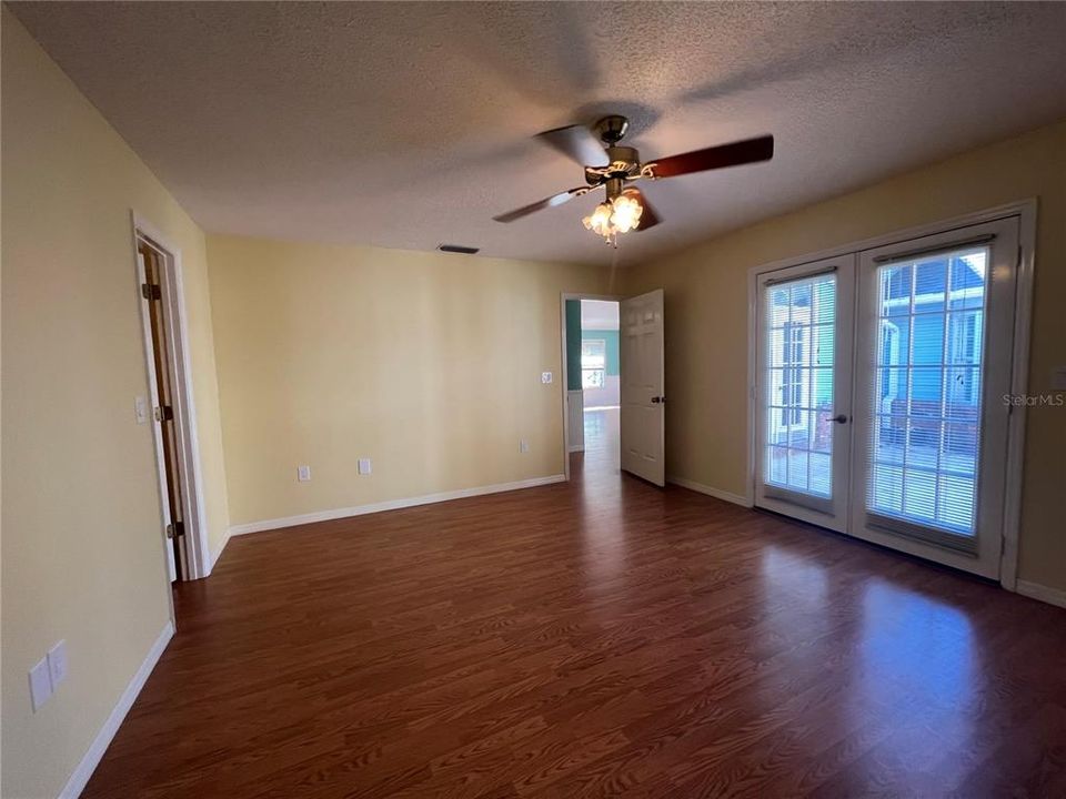 For Rent: $2,149 (3 beds, 2 baths, 1959 Square Feet)