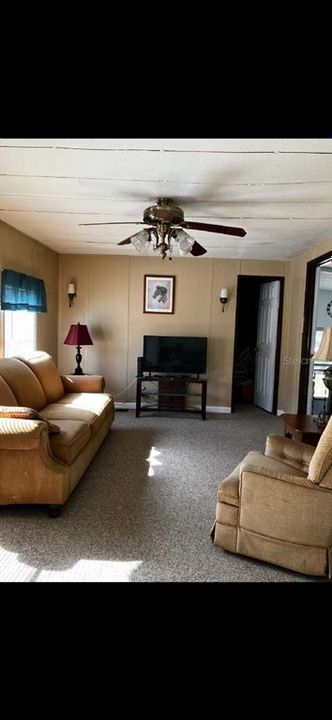 Active With Contract: $79,000 (3 beds, 1 baths, 672 Square Feet)