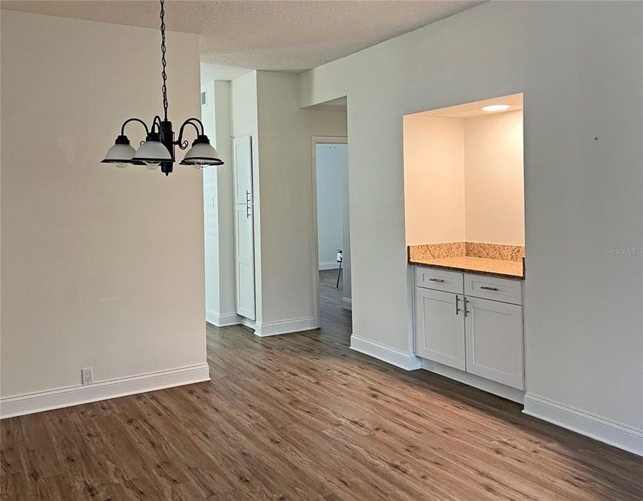 For Sale: $349,000 (2 beds, 2 baths, 1311 Square Feet)