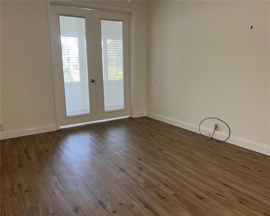 For Sale: $349,000 (2 beds, 2 baths, 1311 Square Feet)