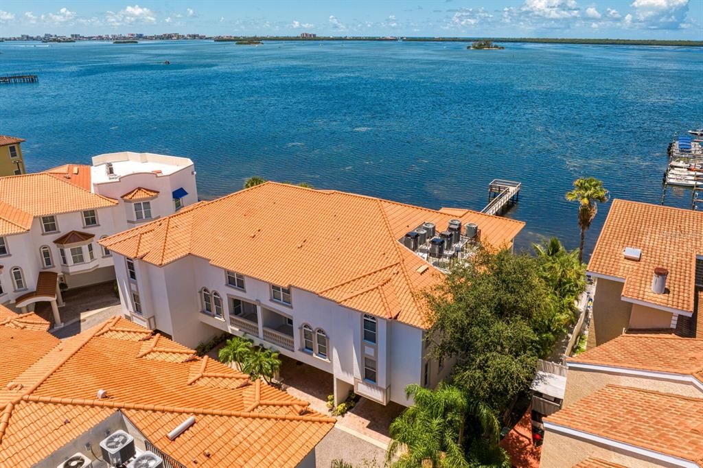 En Venta: $1,699,900 (3 camas, 3 baños, 2454 Pies cuadrados)