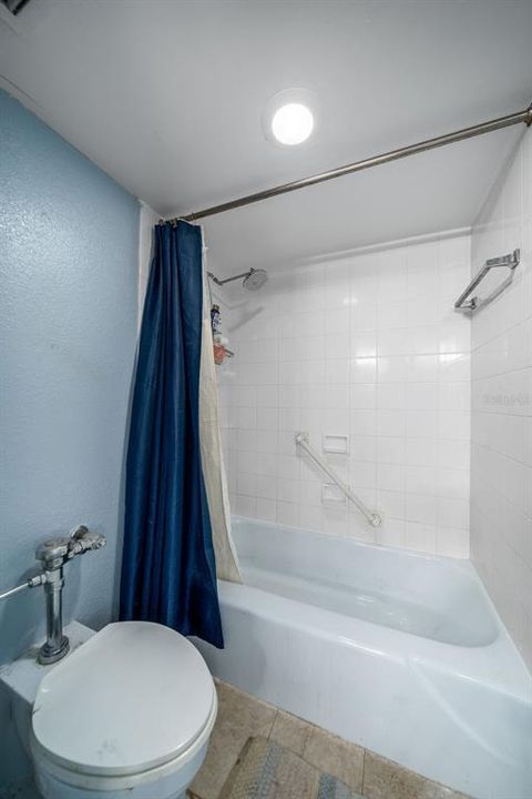 For Sale: $279,900 (2 beds, 2 baths, 1087 Square Feet)