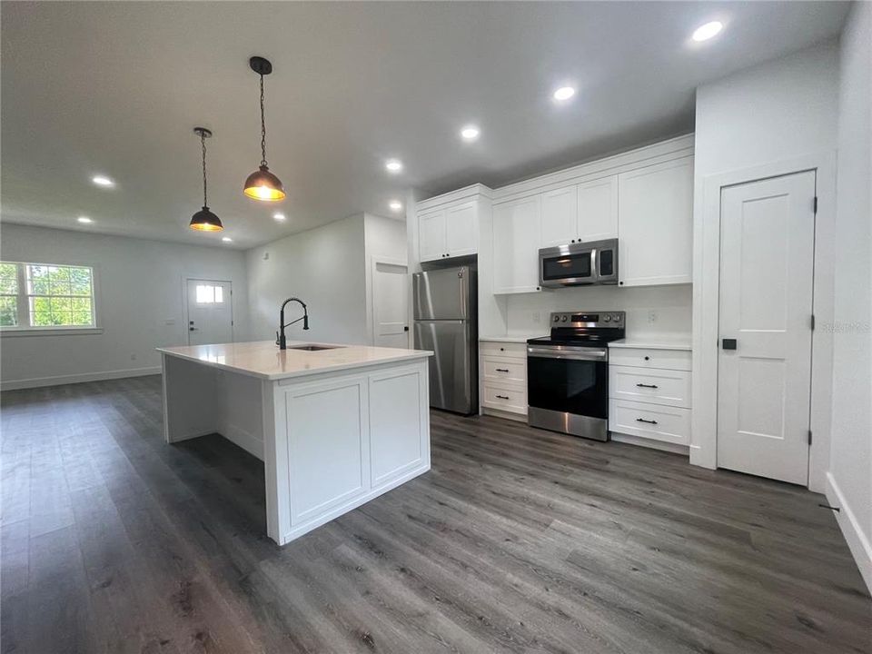 For Sale: $399,900 (4 beds, 2 baths, 2064 Square Feet)