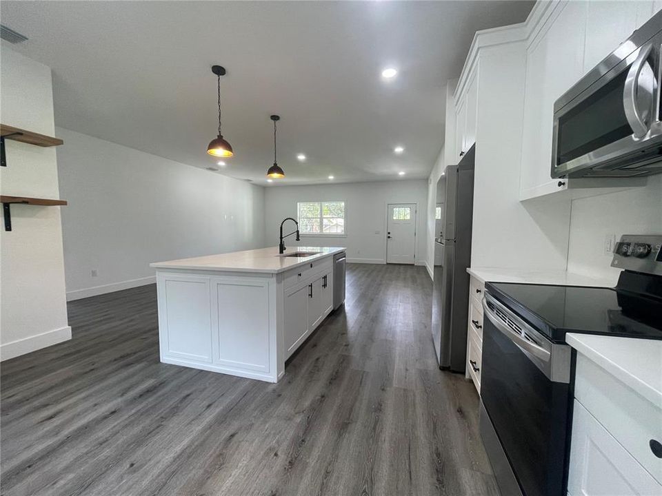 For Sale: $399,900 (4 beds, 2 baths, 2064 Square Feet)