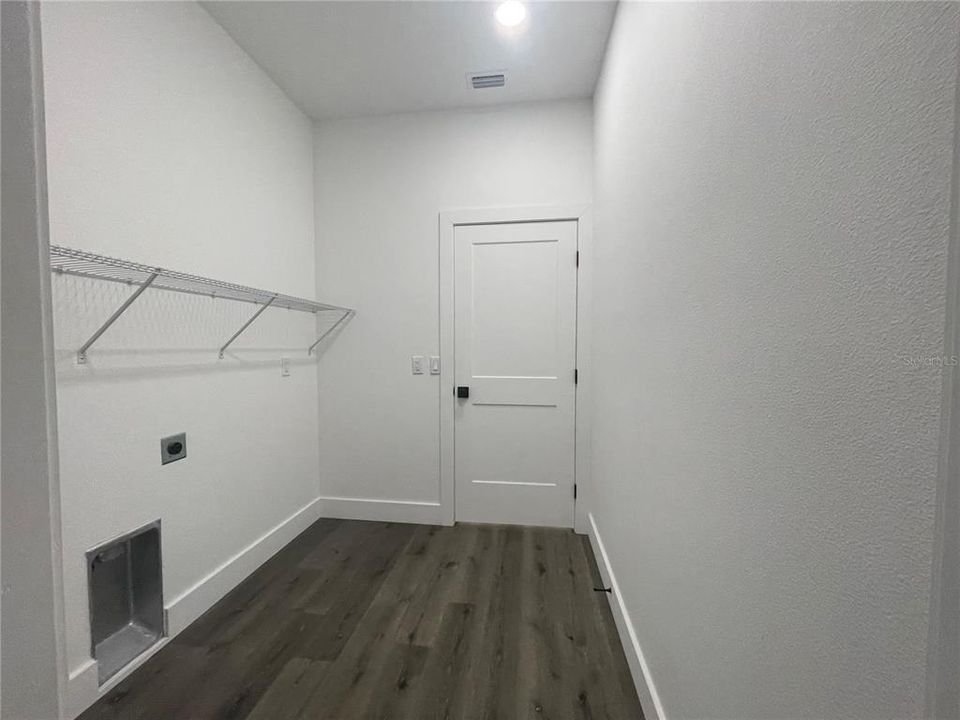 En Venta: $399,900 (4 camas, 2 baños, 2064 Pies cuadrados)