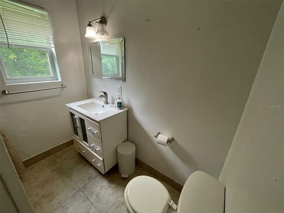 Active With Contract: $119,900 (2 beds, 1 baths, 792 Square Feet)