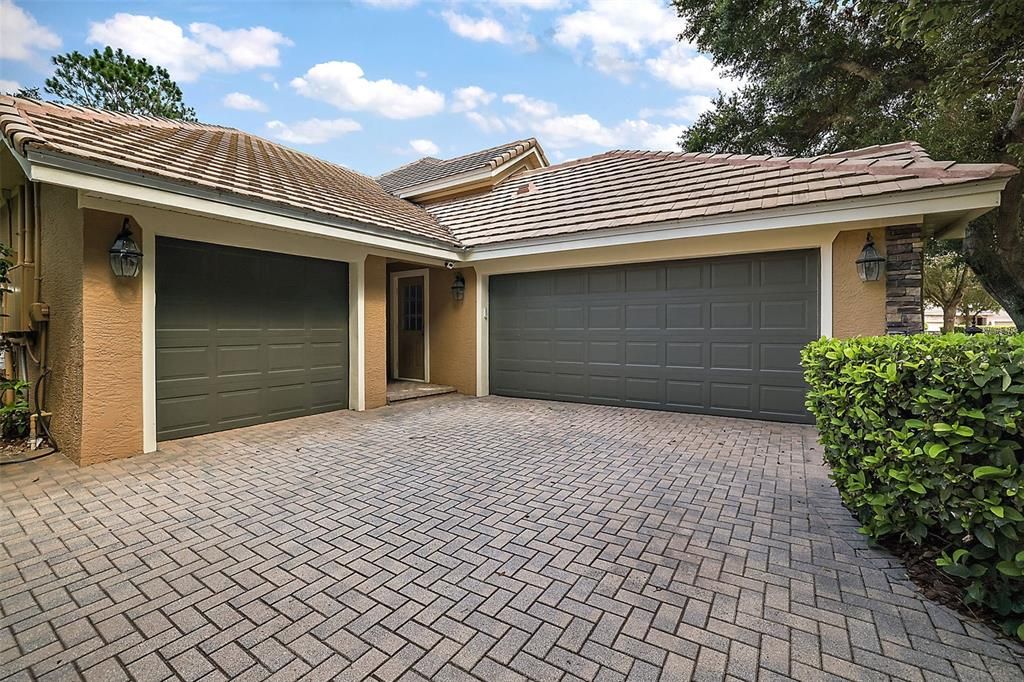 3-car garage with electric car hookup