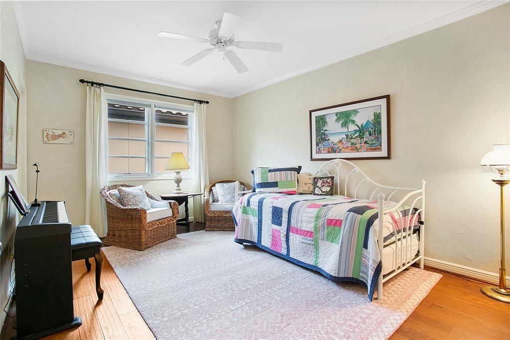 2nd Upstairs guest room