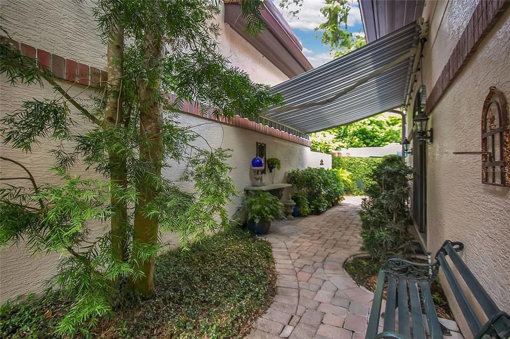 Side garden courtyard