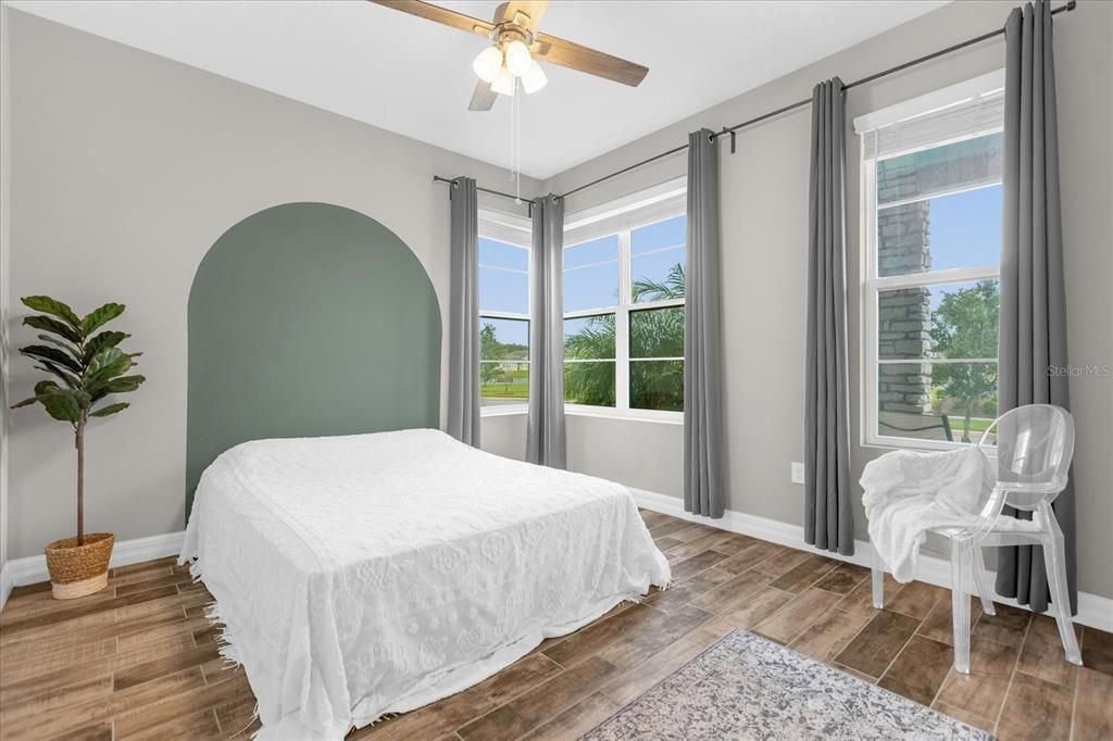 First floor bedroom w/ ensuite bathroom