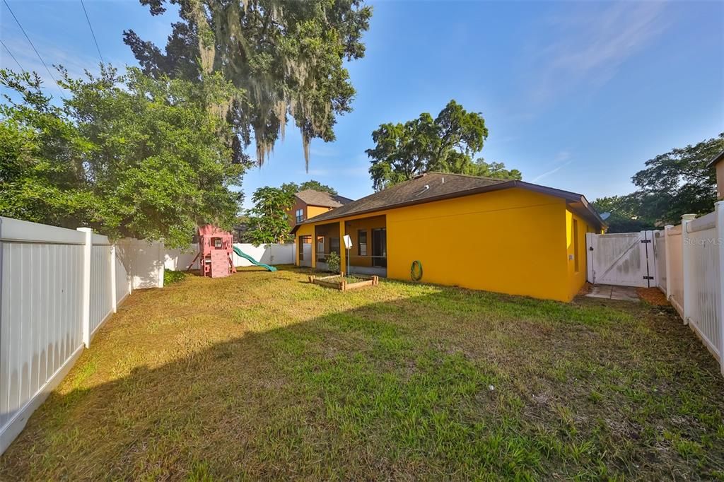 Active With Contract: $384,900 (4 beds, 2 baths, 2114 Square Feet)