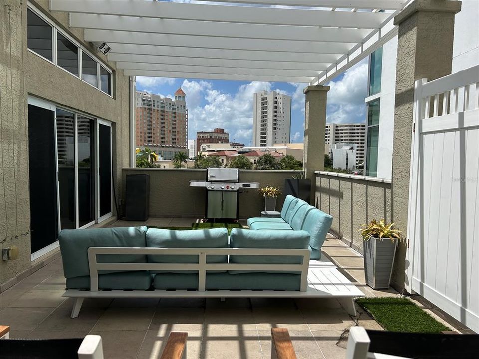 open patio off kitchen