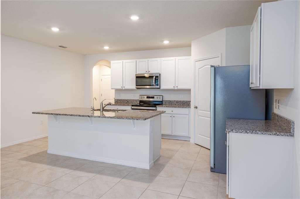 For Sale: $375,000 (4 beds, 2 baths, 1828 Square Feet)