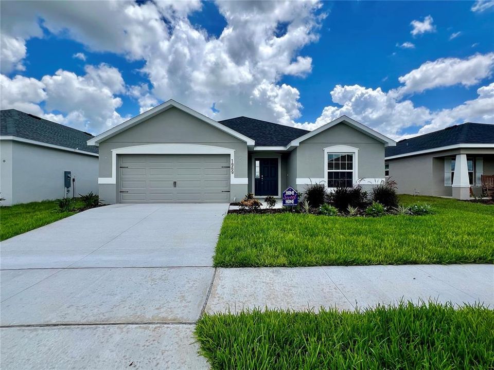 Vendido Recientemente: $340,725 (4 camas, 2 baños, 2005 Pies cuadrados)
