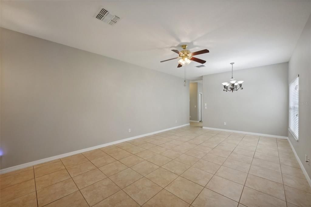 Active With Contract: $389,900 (3 beds, 2 baths, 1921 Square Feet)