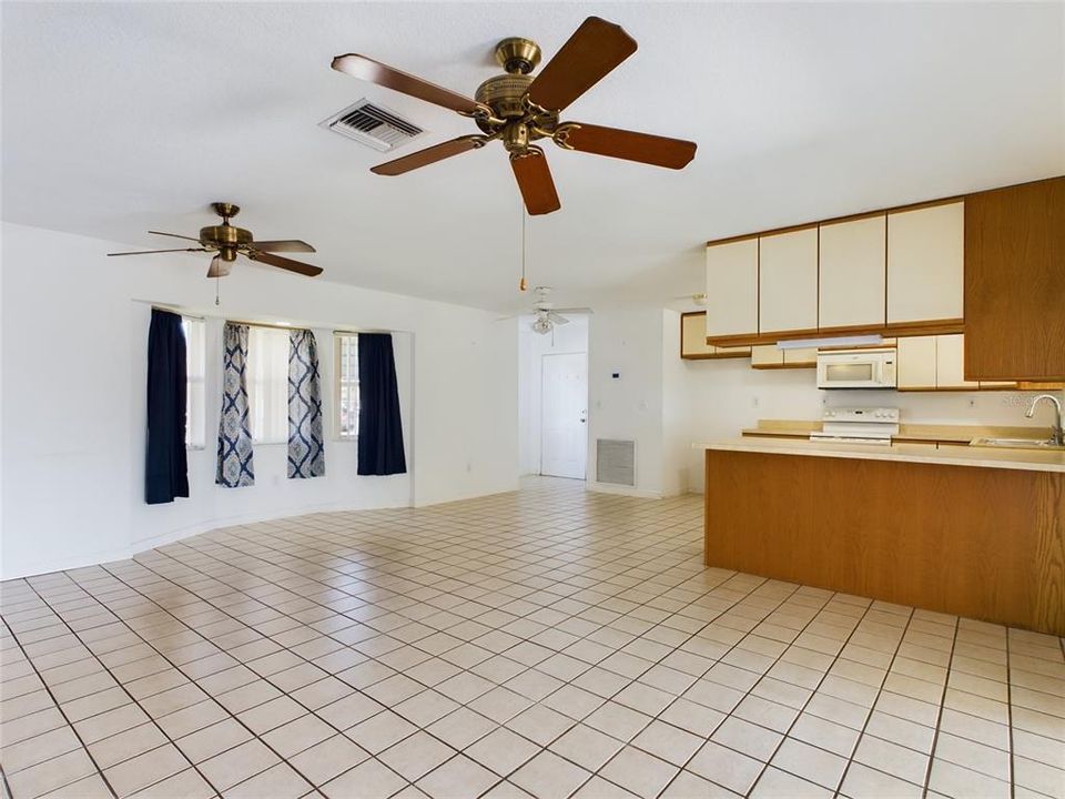 For Sale: $350,000 (3 beds, 2 baths, 1715 Square Feet)