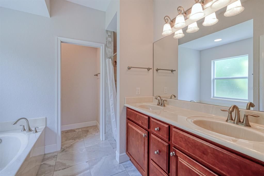 Active With Contract: $399,000 (3 beds, 2 baths, 1746 Square Feet)