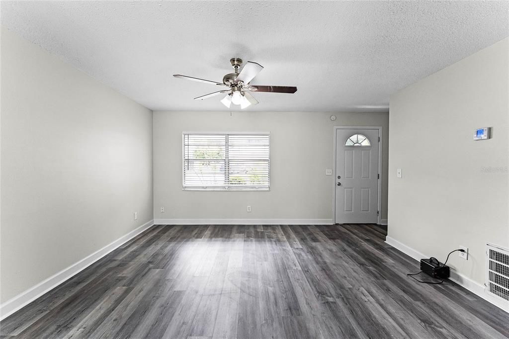 Active With Contract: $299,900 (4 beds, 2 baths, 1400 Square Feet)