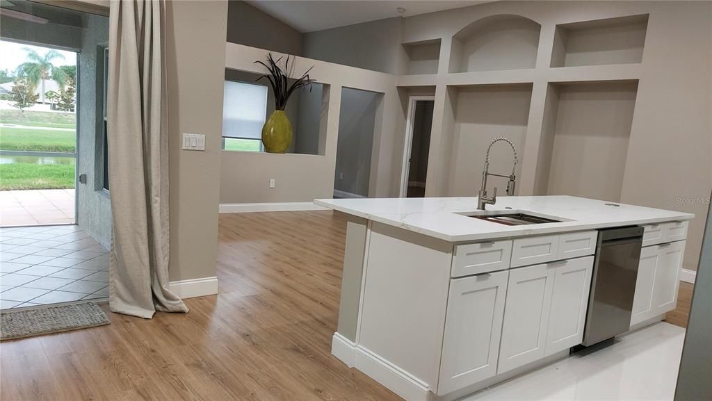 Kitchen/Breakfast Nook