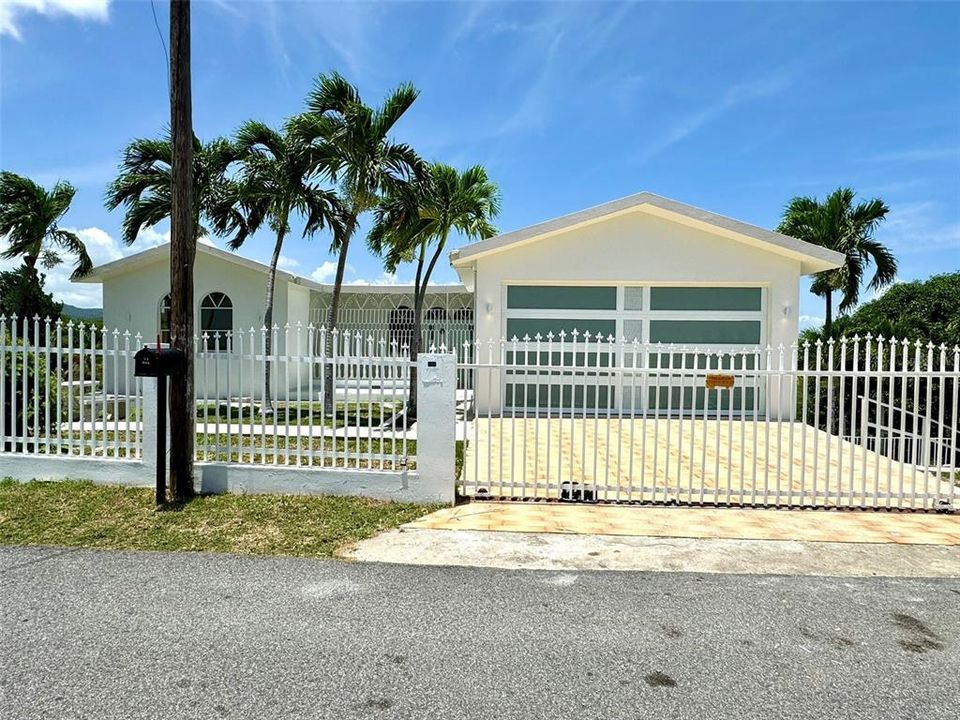 最近售出: $360,000 (3 贝兹, 3 浴室, 1578 平方英尺)