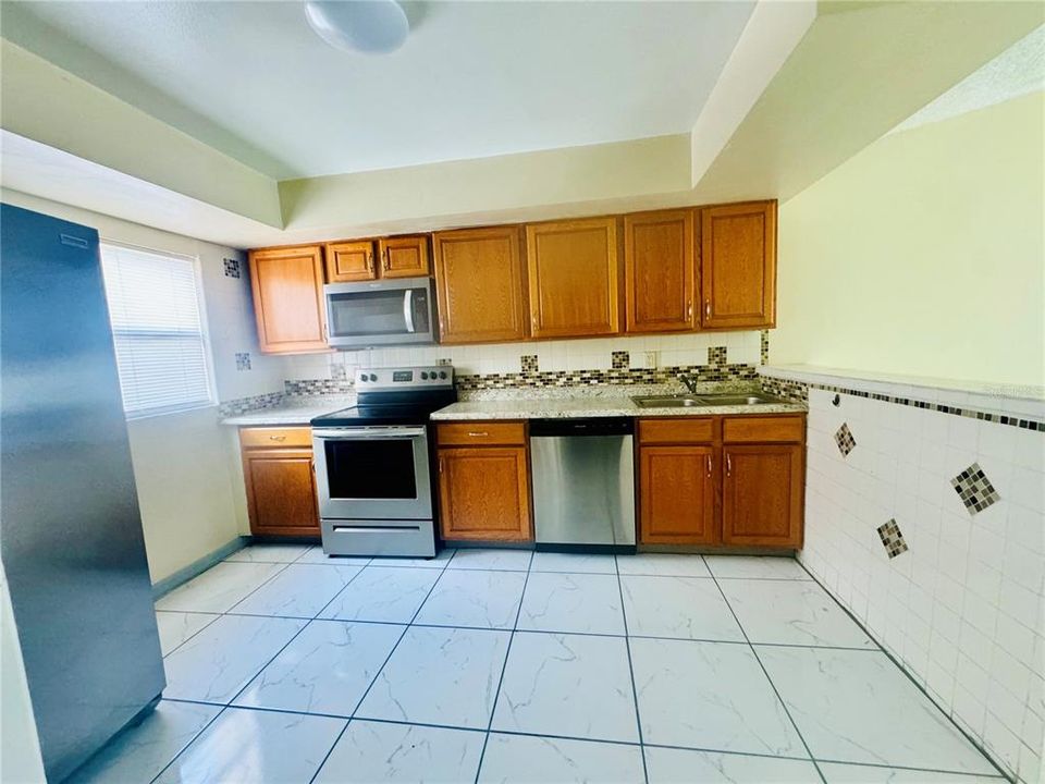 For Rent: $1,500 (3 beds, 2 baths, 1329 Square Feet)