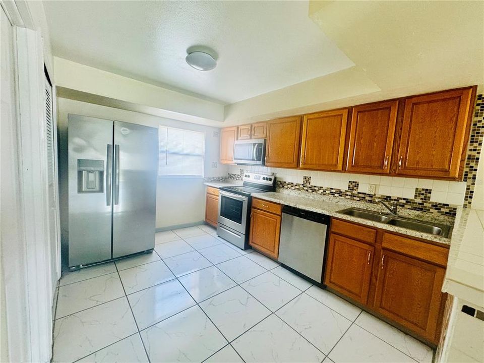 For Rent: $1,500 (3 beds, 2 baths, 1329 Square Feet)