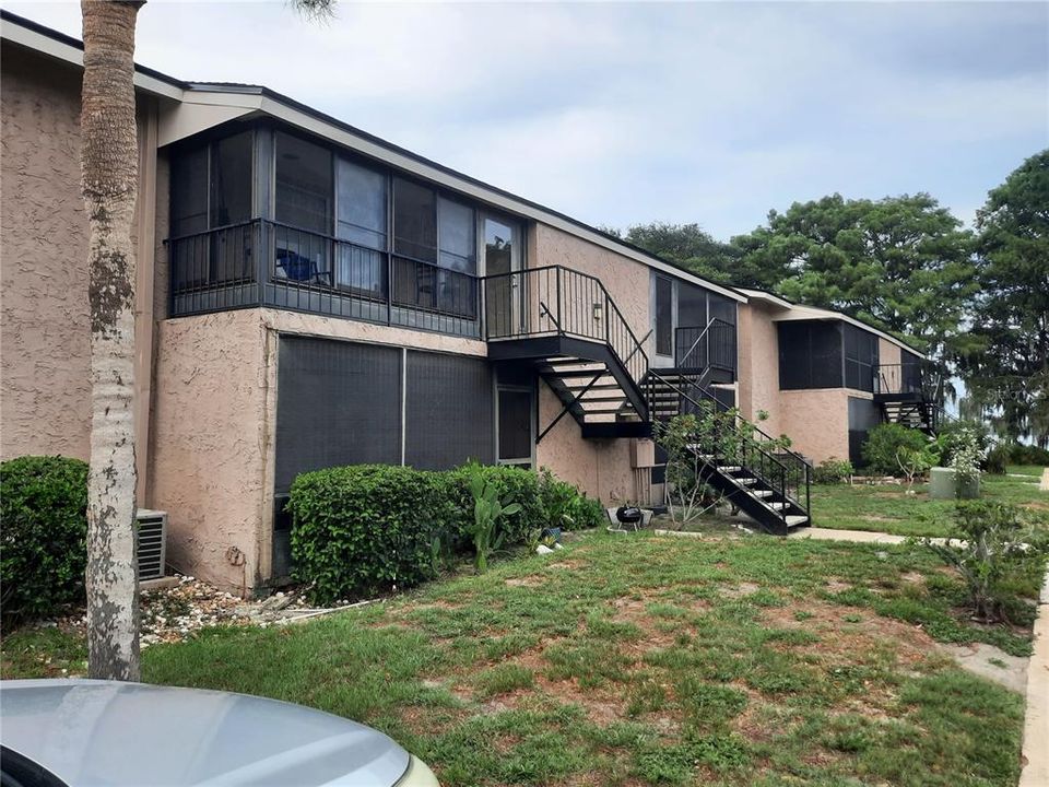 For Sale: $174,000 (2 beds, 2 baths, 1040 Square Feet)