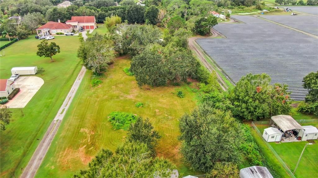 На продажу: $213,000 (1.04 acres)