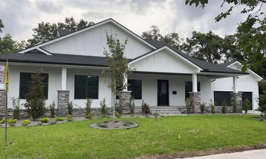 最近售出: $850,000 (4 贝兹, 3 浴室, 2400 平方英尺)