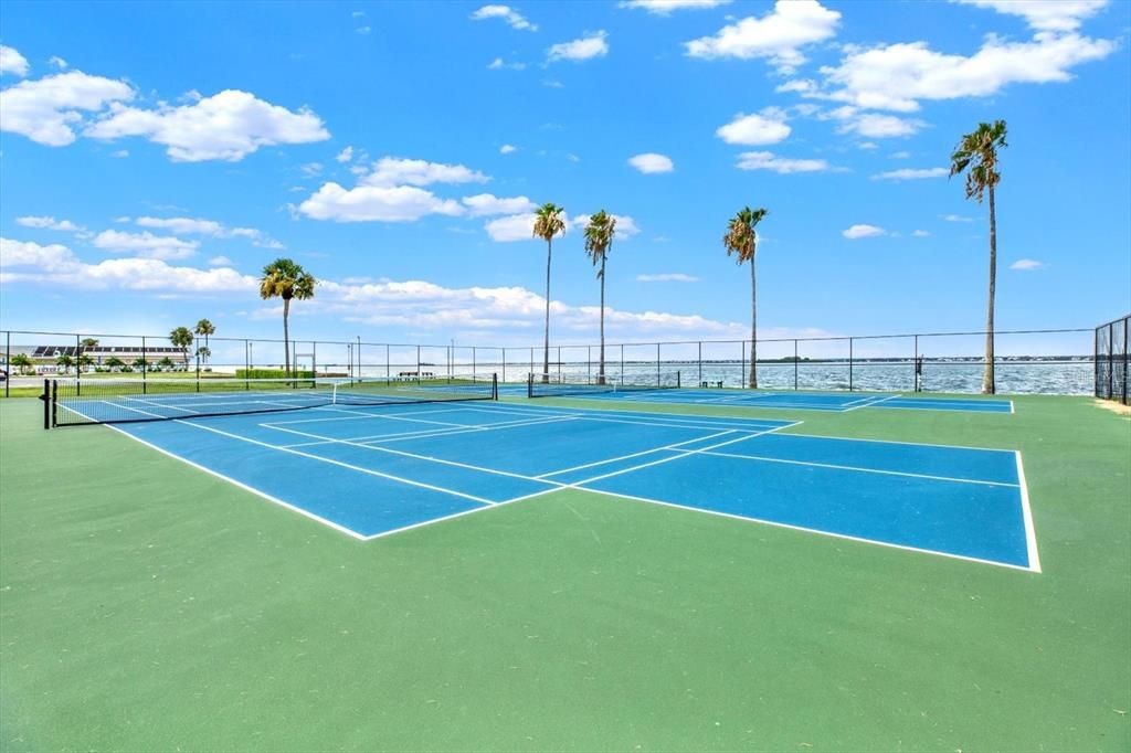 Tennis courts and pickleball