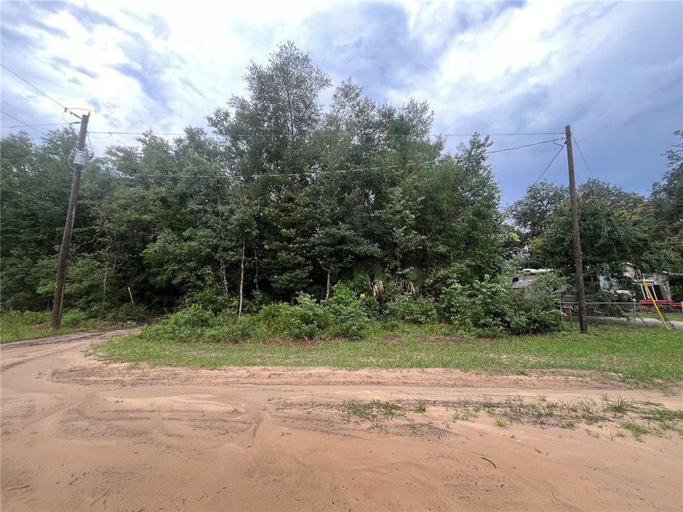 На продажу: $11,900 (0.36 acres)